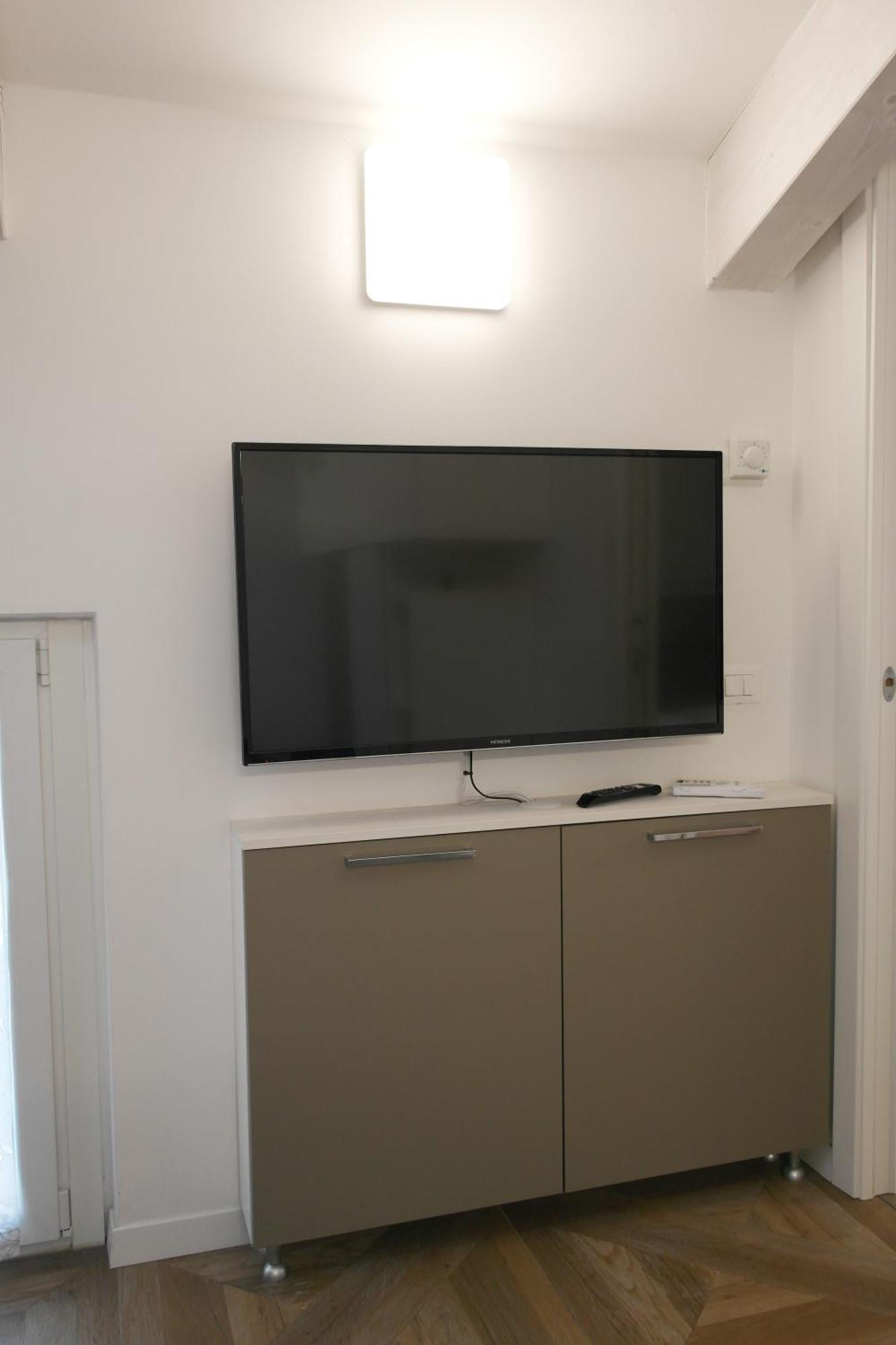 Luminoso Bilocale Zona Tibaldi Bocconi Appartement Milaan Buitenkant foto
