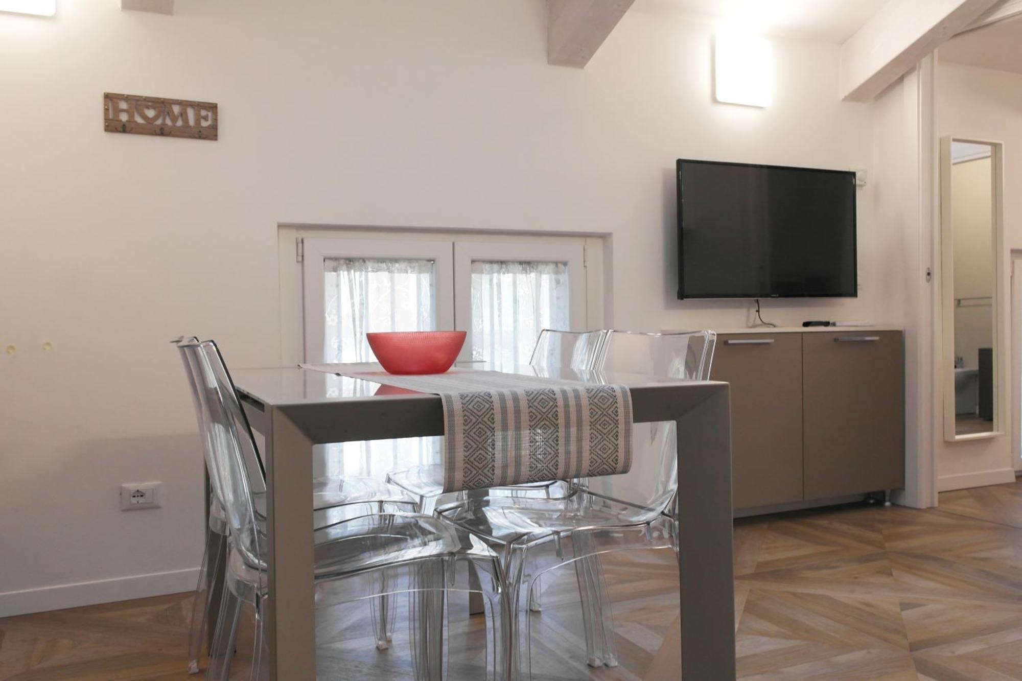 Luminoso Bilocale Zona Tibaldi Bocconi Appartement Milaan Buitenkant foto